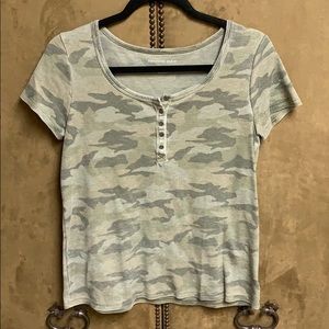 American Eagle top
